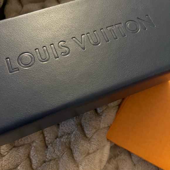 Louis Vuitton Cat Eye Sunglasses - Picture 3 of 12